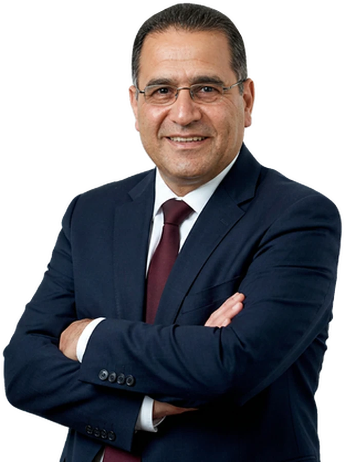 الأستاذ / عمرو عبد السلام عصمت